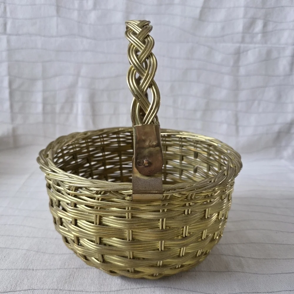 Vintage Brass Woven Metal Basket Decor Metal Moveable Handle 9